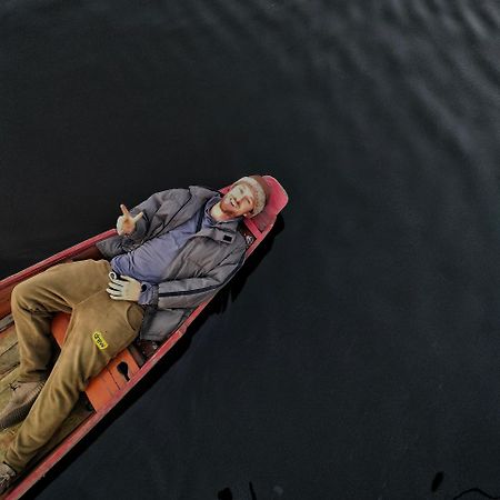 ホテル Lala Rukh Group Of Houseboats Srīnagar エクステリア 写真