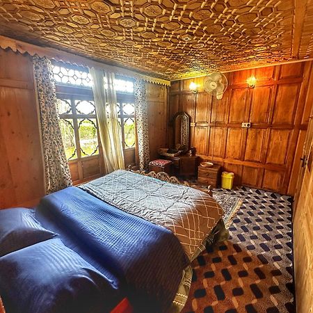 ホテル Lala Rukh Group Of Houseboats Srīnagar エクステリア 写真