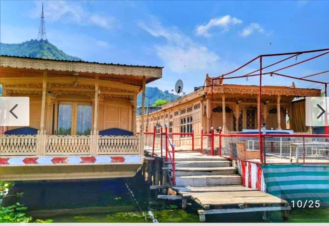 ホテル Lala Rukh Group Of Houseboats Srīnagar エクステリア 写真