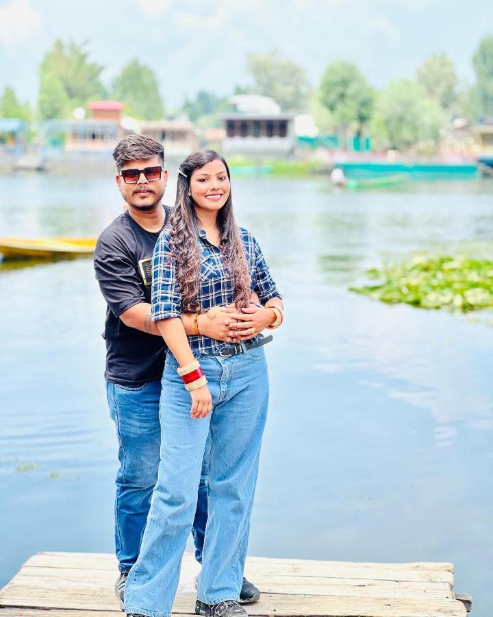 ホテル Lala Rukh Group Of Houseboats Srīnagar エクステリア 写真