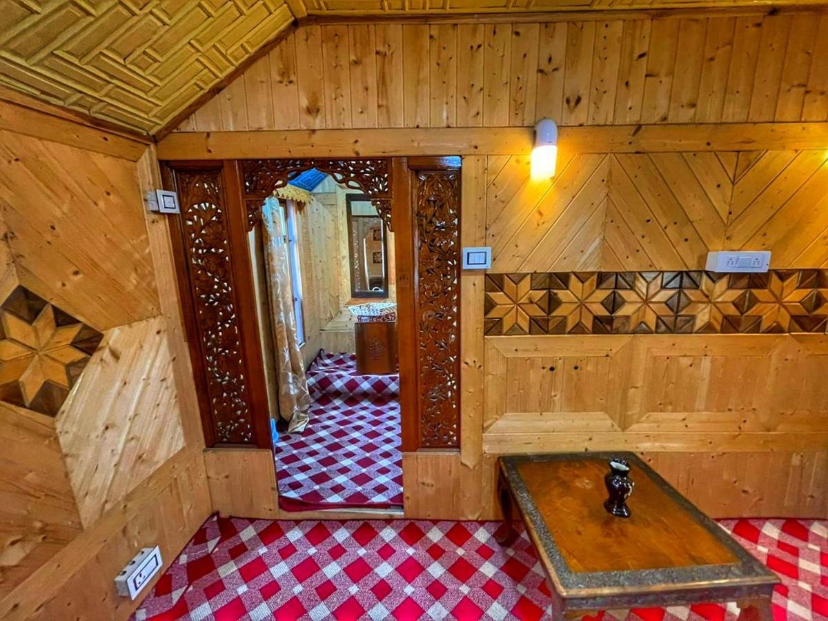 ホテル Lala Rukh Group Of Houseboats Srīnagar エクステリア 写真