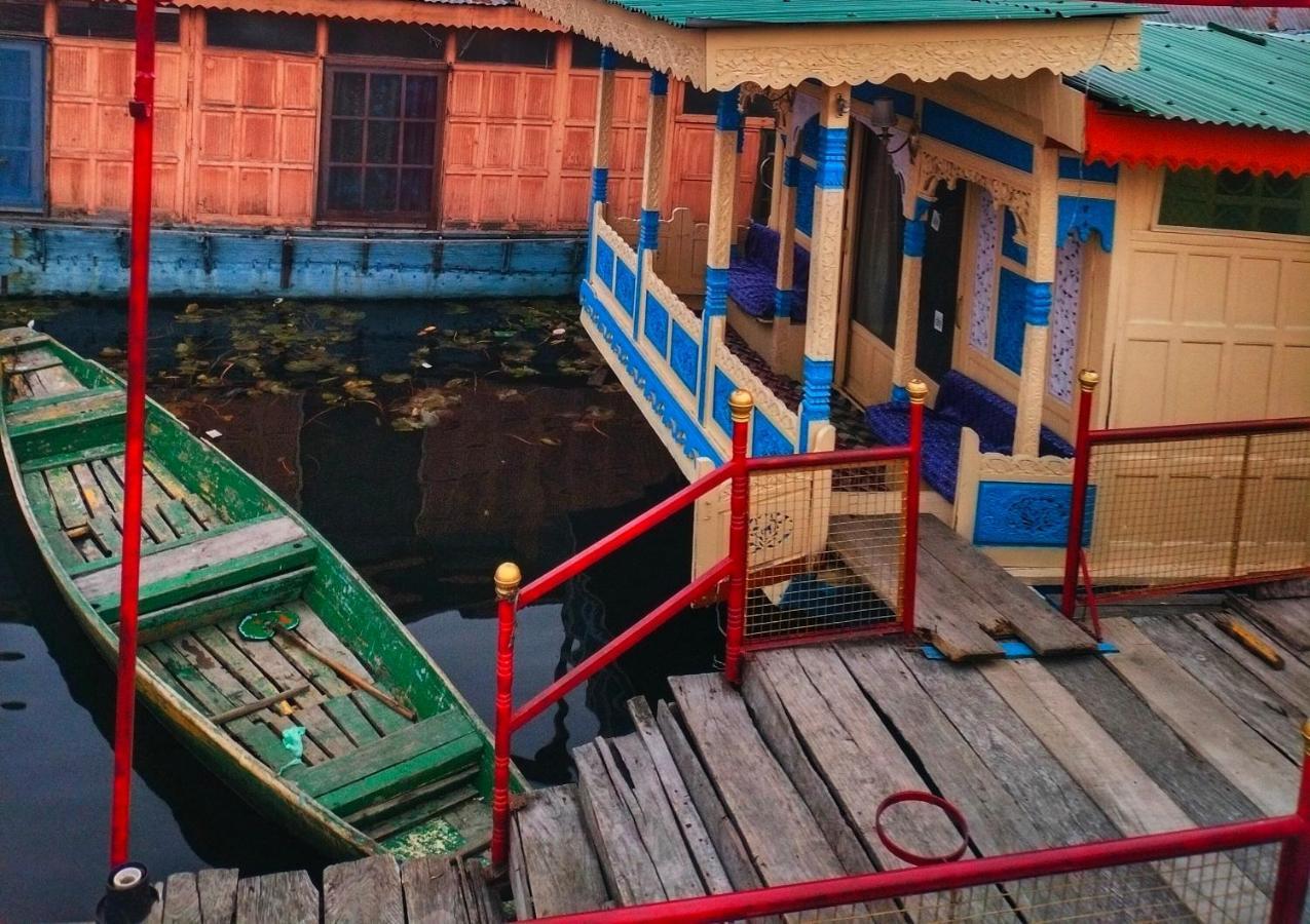 ホテル Lala Rukh Group Of Houseboats Srīnagar エクステリア 写真