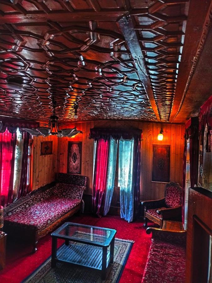 ホテル Lala Rukh Group Of Houseboats Srīnagar エクステリア 写真