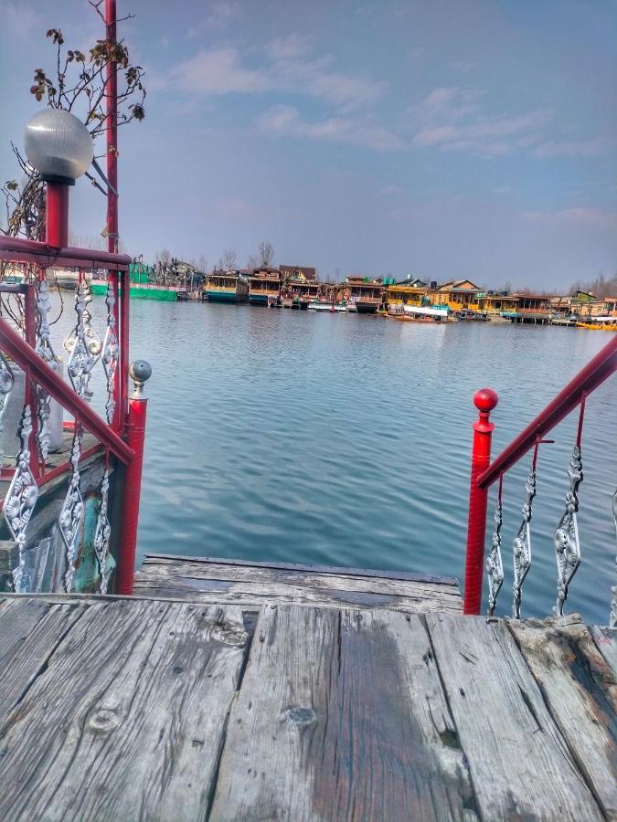 ホテル Lala Rukh Group Of Houseboats Srīnagar エクステリア 写真