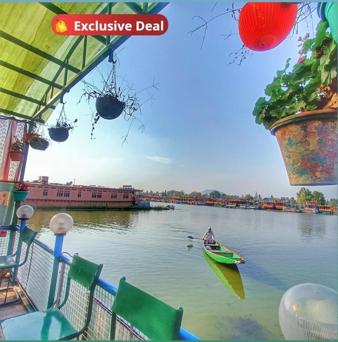 ホテル Lala Rukh Group Of Houseboats Srīnagar エクステリア 写真