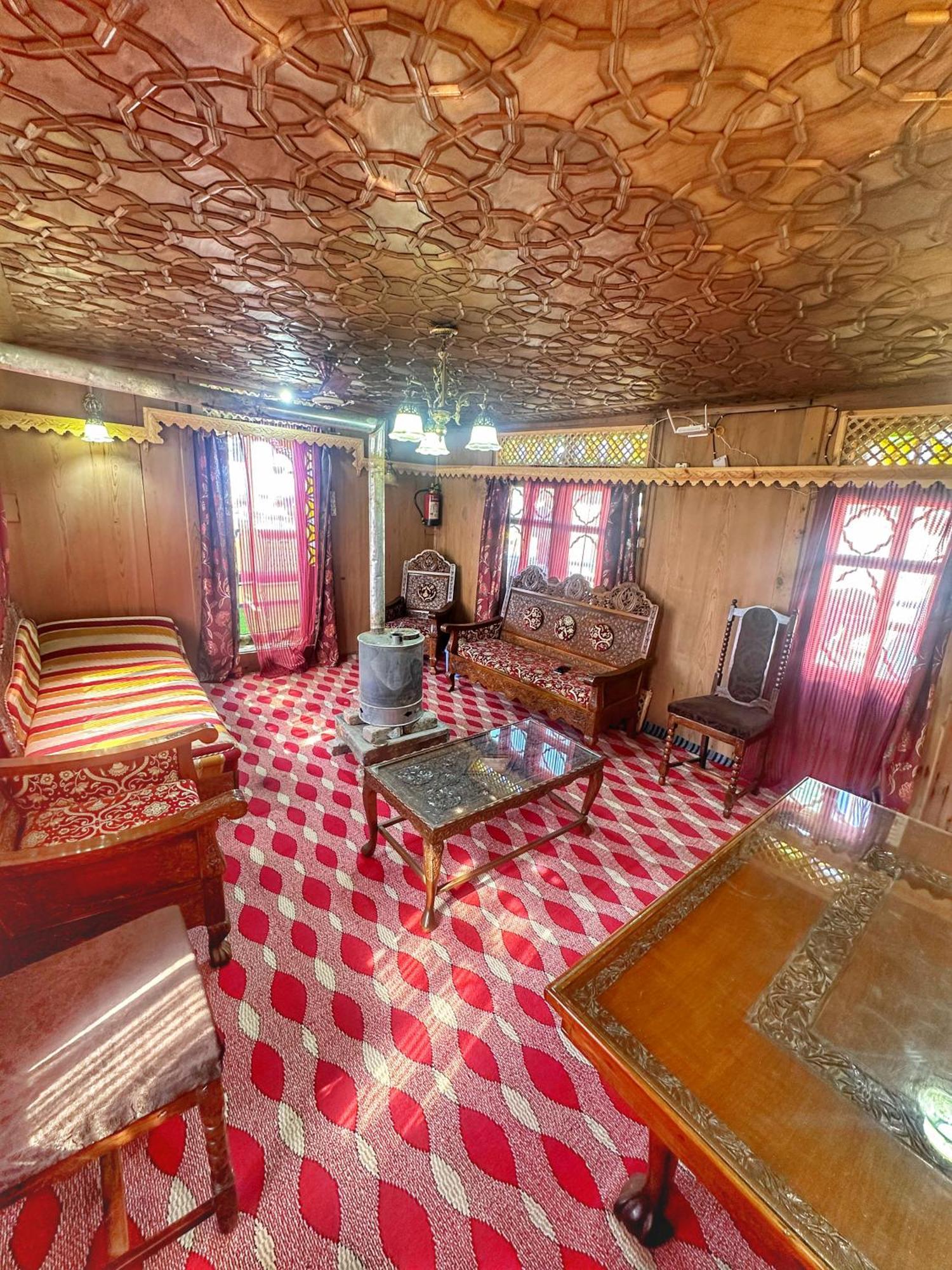ホテル Lala Rukh Group Of Houseboats Srīnagar エクステリア 写真